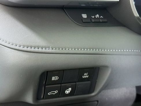 Certified 2026 Toyota Highlander Limited AWD/4WD image 20
