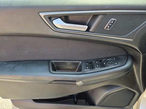 Used 2017 Ford Edge SE FWD image 14
