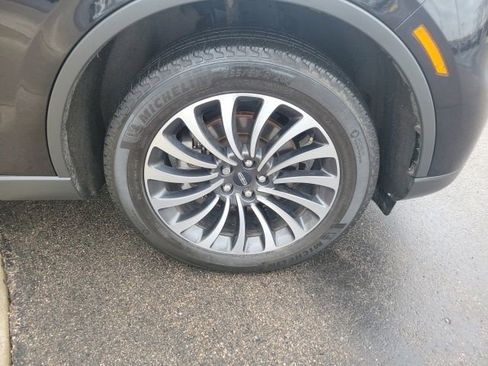 Used 2023 Lincoln Aviator AWD w/ Premium Package image 20