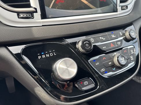 New 2026 Chrysler Voyager LX image 31