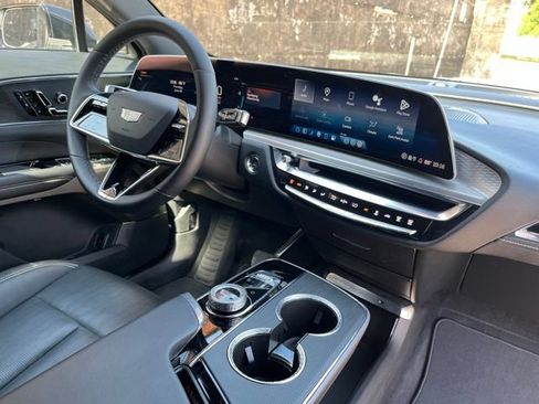 Used 2024 Cadillac Lyriq Luxury RWD image 25
