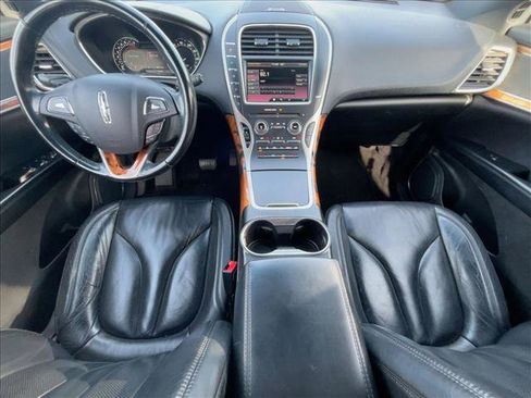 Used 2016 Lincoln MKX Select image 16