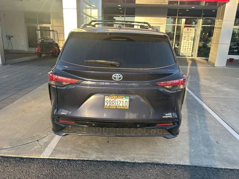Used 2022 Toyota Sienna XSE w/ XSE Plus Package AWD/4WD image 5