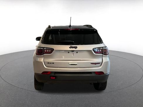 Used 2025 Jeep Compass Trailhawk image 12