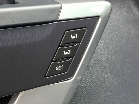 Used 2023 Toyota Tundra Platinum image 31