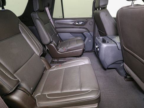 Used 2022 GMC Yukon Denali w/ Denali Premium Package AWD/4WD image 23