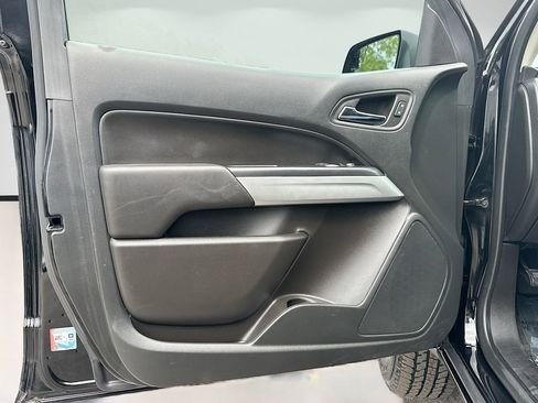 Used 2022 Chevrolet Colorado LT w/ Fleet Safety Package RWD image 19