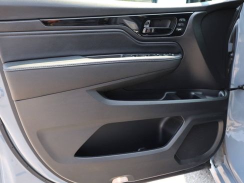 Used 2025 Honda Odyssey Elite image 12