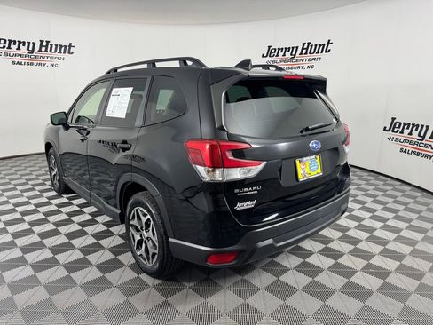 Used 2022 Subaru Forester Premium AWD/4WD image 8