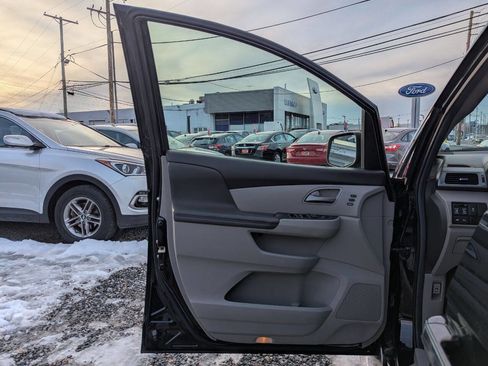 Used 2011 Honda Odyssey Touring Elite image 8