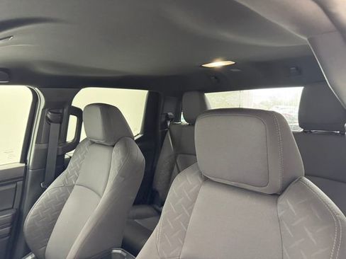 Used 2025 Toyota Tacoma SR5 AWD/4WD image 5