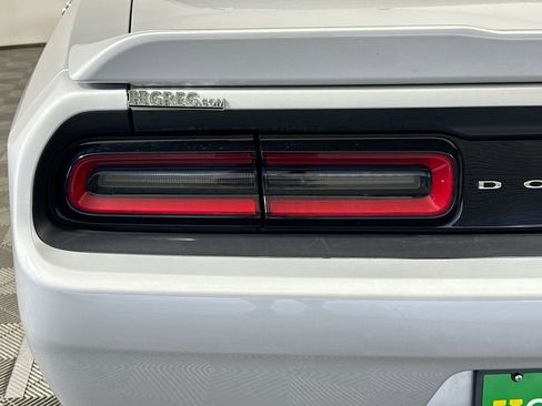 Used 2022 Dodge Challenger GT image 34