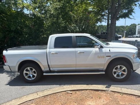 Used 2018 RAM 1500 Laramie w/ Convenience Group AWD/4WD image 4