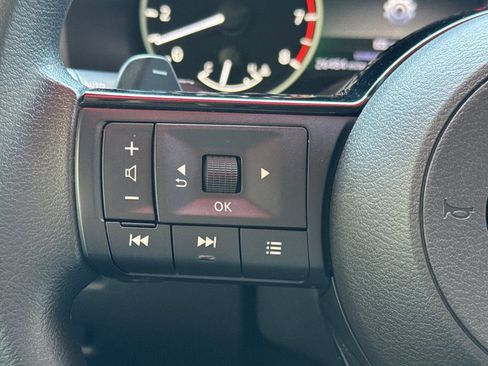Used 2023 Nissan Rogue SV FWD image 30