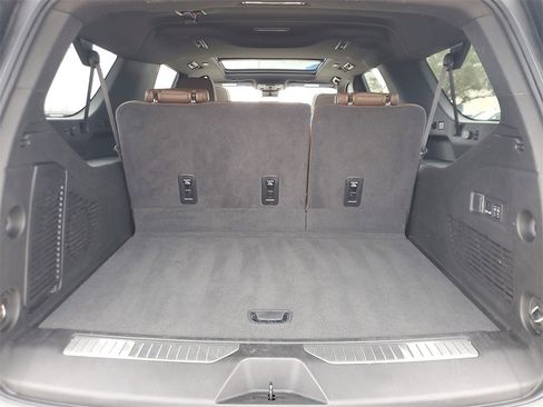 Used 2024 Chevrolet Suburban High Country w/ Premium Package image 6