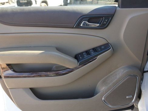 Used 2019 GMC Yukon XL SLE w/ HD Trailering Package image 12