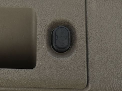 Used 2018 Chevrolet Tahoe LT RWD image 30