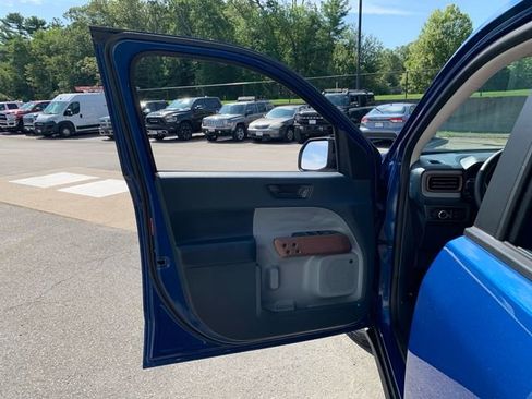 Used 2024 Ford Maverick Lariat image 16