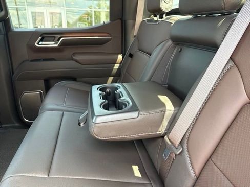 Used 2025 GMC Sierra 1500 Denali AWD/4WD image 15