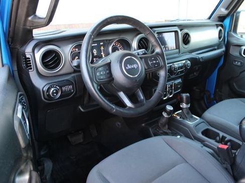 Used 2021 Jeep Gladiator Sport AWD/4WD image 17