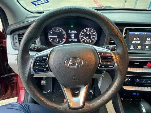 Used 2018 Hyundai Sonata SE FWD image 17