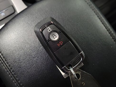 Used 2024 Ford Edge SEL image 15