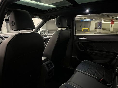Used 2022 Volkswagen Tiguan SEL R-Line image 20