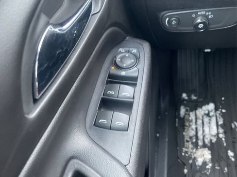 Used 2019 Chevrolet Equinox LT image 32