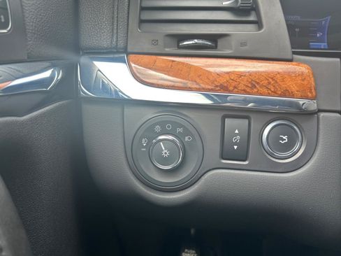 Used 2013 Lincoln MKS AWD image 17