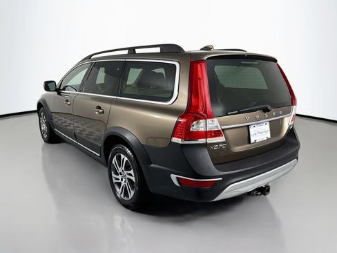 Used 2015 Volvo XC70 3.2 Premier w/ Protection Package AWD/4WD image 3