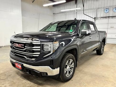 Used 2026 GMC Sierra 1500 SLT AWD/4WD image 3