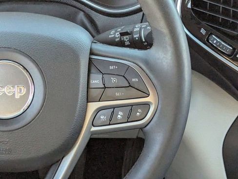 Used 2022 Jeep Cherokee Limited image 20