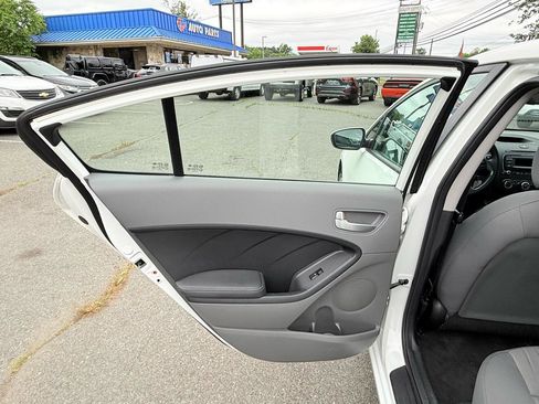 Used 2017 Kia Forte LX FWD image 13