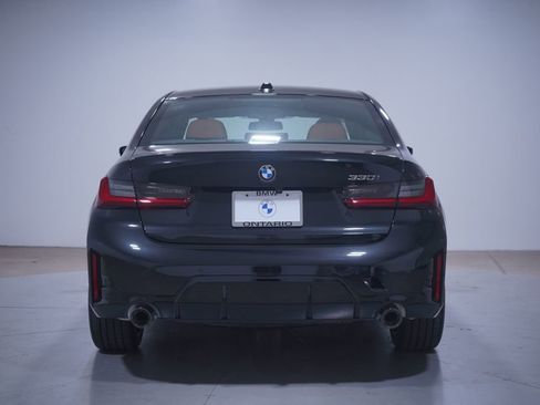 Used 2025 BMW 330i Sedan w/ M Sport Package image 5