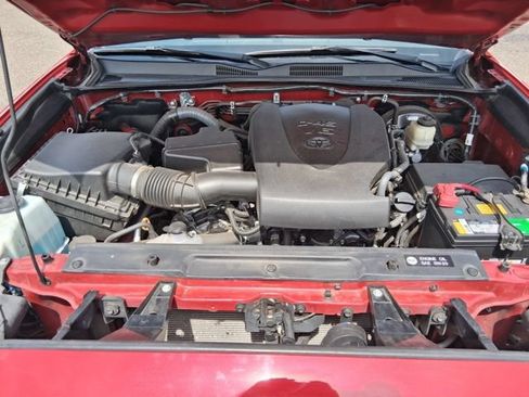 Used 2016 Toyota Tacoma SR w/ Towing Package AWD/4WD image 15