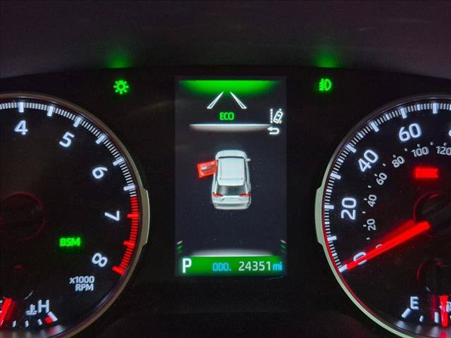 Used 2021 Toyota RAV4 XLE w/ Convenience Package FWD image 19