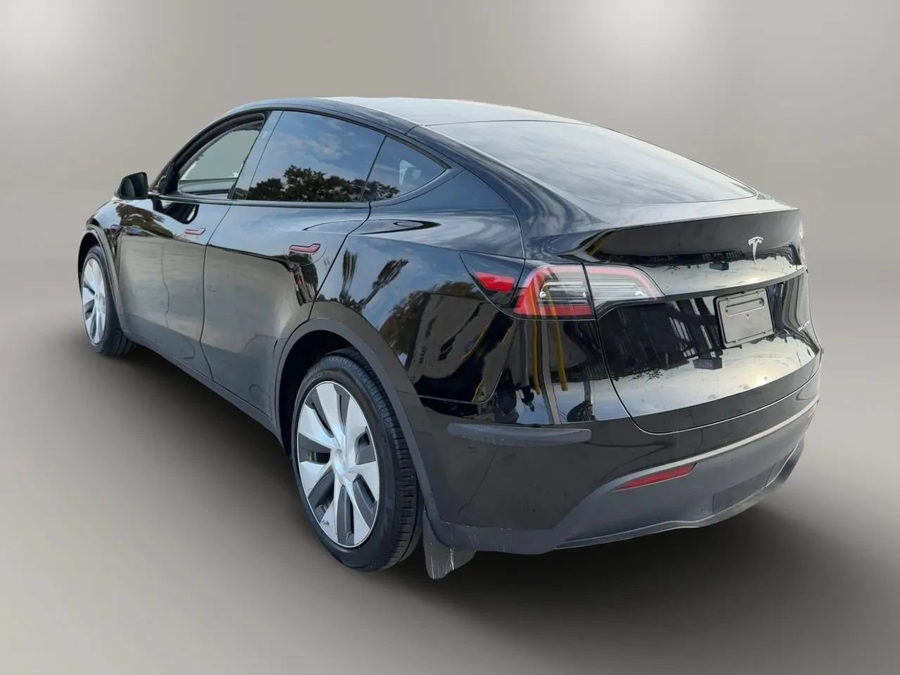 Used 2023 Tesla Model Y AWD image 7