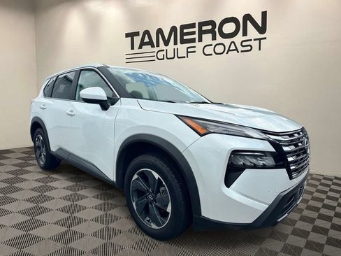 Used 2024 Nissan Rogue SV FWD image 1