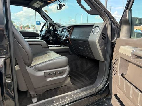 Used 2011 Ford F250 Lariat w/ Lariat Ultimate Pkg AWD/4WD image 9