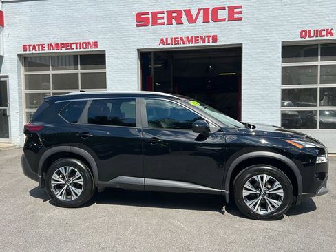 Used 2023 Nissan Rogue SV w/ SV Premium B Package image 9