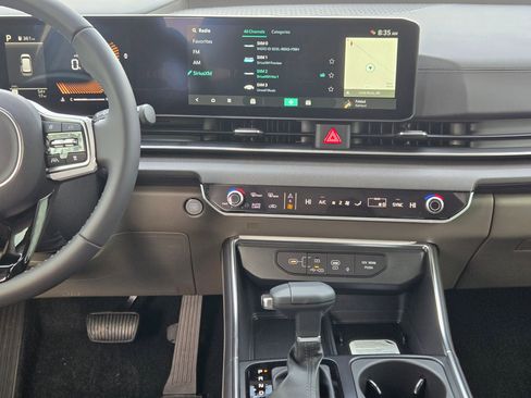 New 2026 Kia Carnival EX image 14