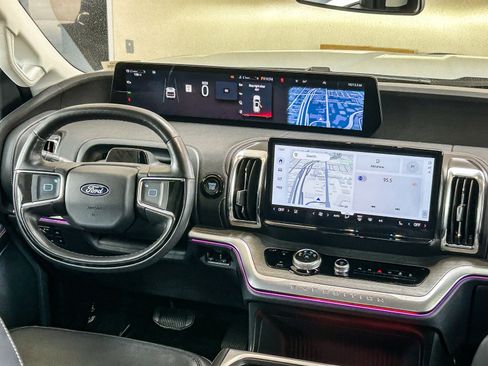 Used 2025 Ford Expedition Platinum AWD/4WD image 12