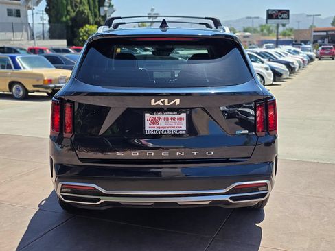 Used 2022 Kia Sorento S FWD image 11