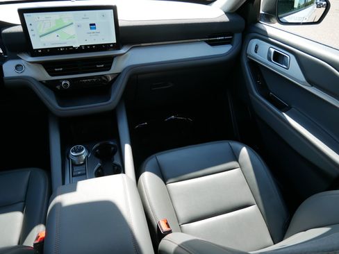 Used 2026 Ford Explorer Active w/ Active Comfort Package AWD/4WD image 11