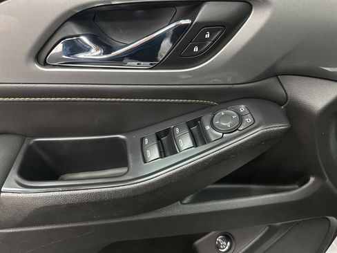 Used 2021 Chevrolet Traverse RS image 19