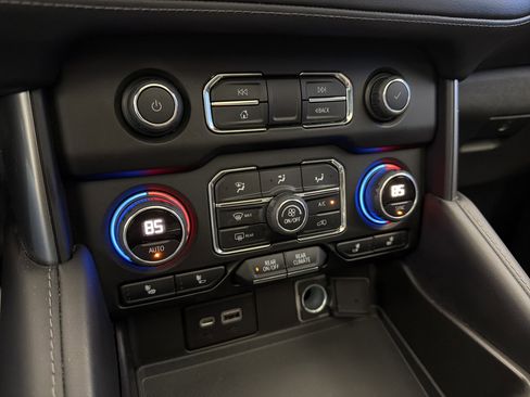 Used 2021 Chevrolet Tahoe LT image 22