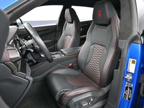 Used 2022 Lamborghini Urus AWD/4WD image 5