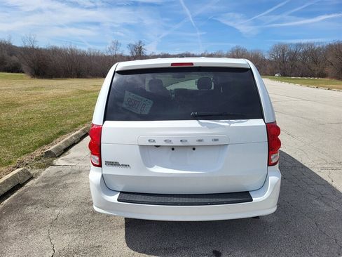 Used 2016 Dodge Grand Caravan SE image 8
