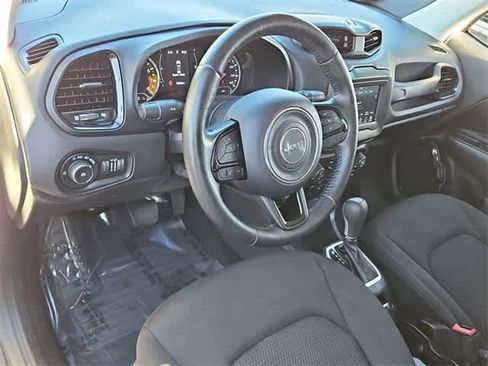 Used 2018 Jeep Renegade Altitude w/ Advanced Technology Group image 10