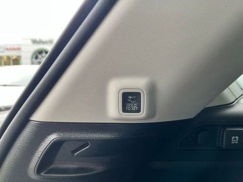 Used 2023 Jeep Grand Cherokee Limited w/ Luxury Tech Group II AWD/4WD image 9